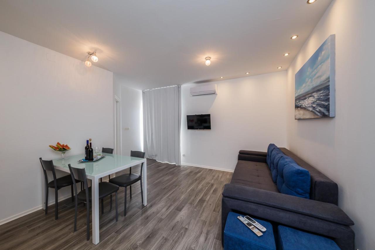 Lovely Apartments Kastela Bagian luar foto