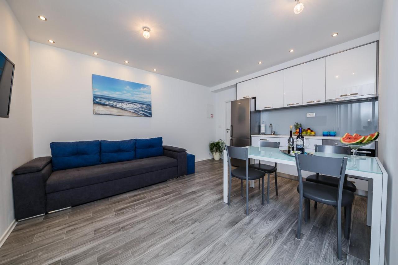 Lovely Apartments Kastela Bagian luar foto