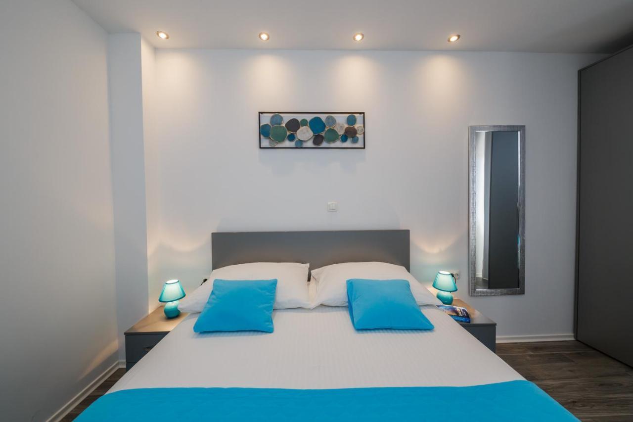 Lovely Apartments Kastela Bagian luar foto
