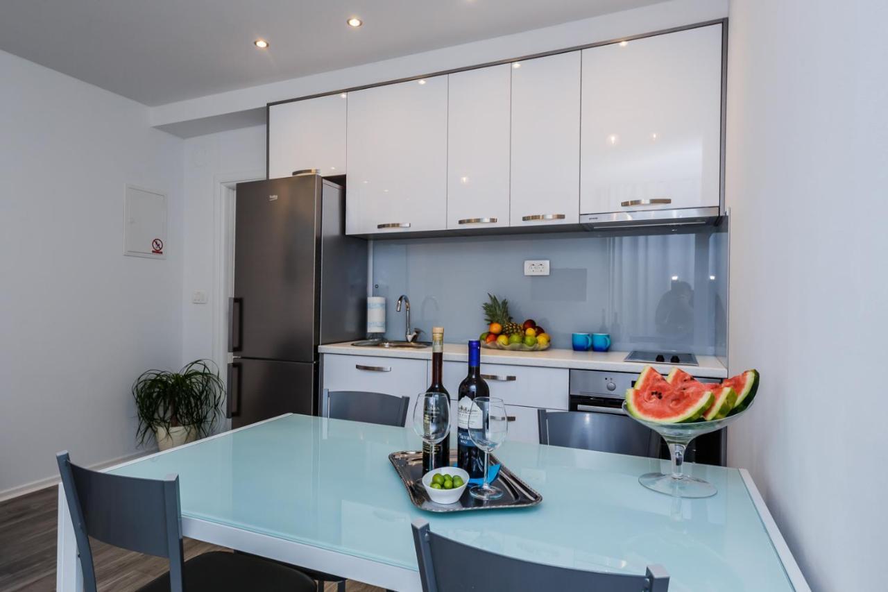 Lovely Apartments Kastela Bagian luar foto
