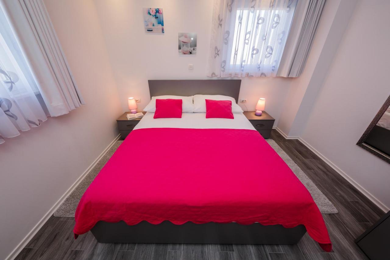 Lovely Apartments Kastela Bagian luar foto