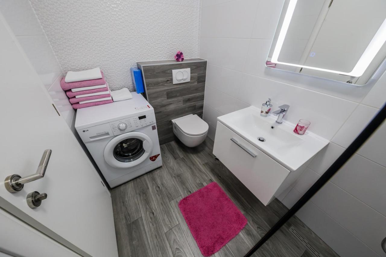 Lovely Apartments Kastela Bagian luar foto