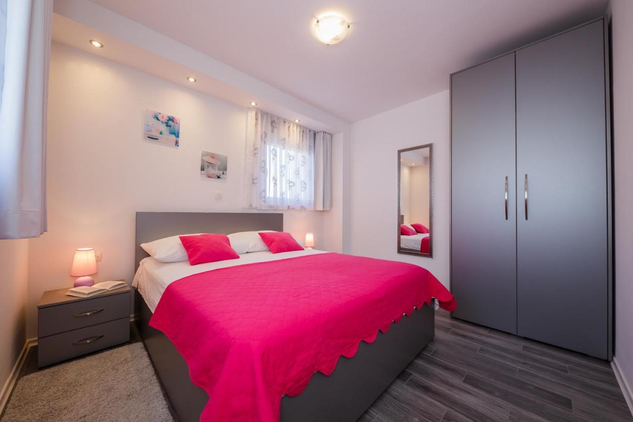 Lovely Apartments Kastela Bagian luar foto